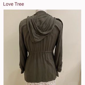Women’s Small Love Tree Lapel